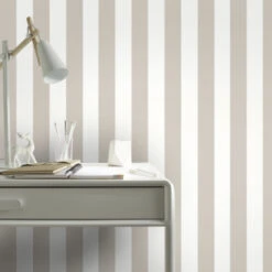 Superfresco Easy Vliesbehang Lynn Strepen Taupe-gebroken Wit 33-185 7 Superfresco Easy Vliesbehang Lynn Strepen Taupe-gebroken Wit 33-185 -Superfresco Easy Winkel 123 371